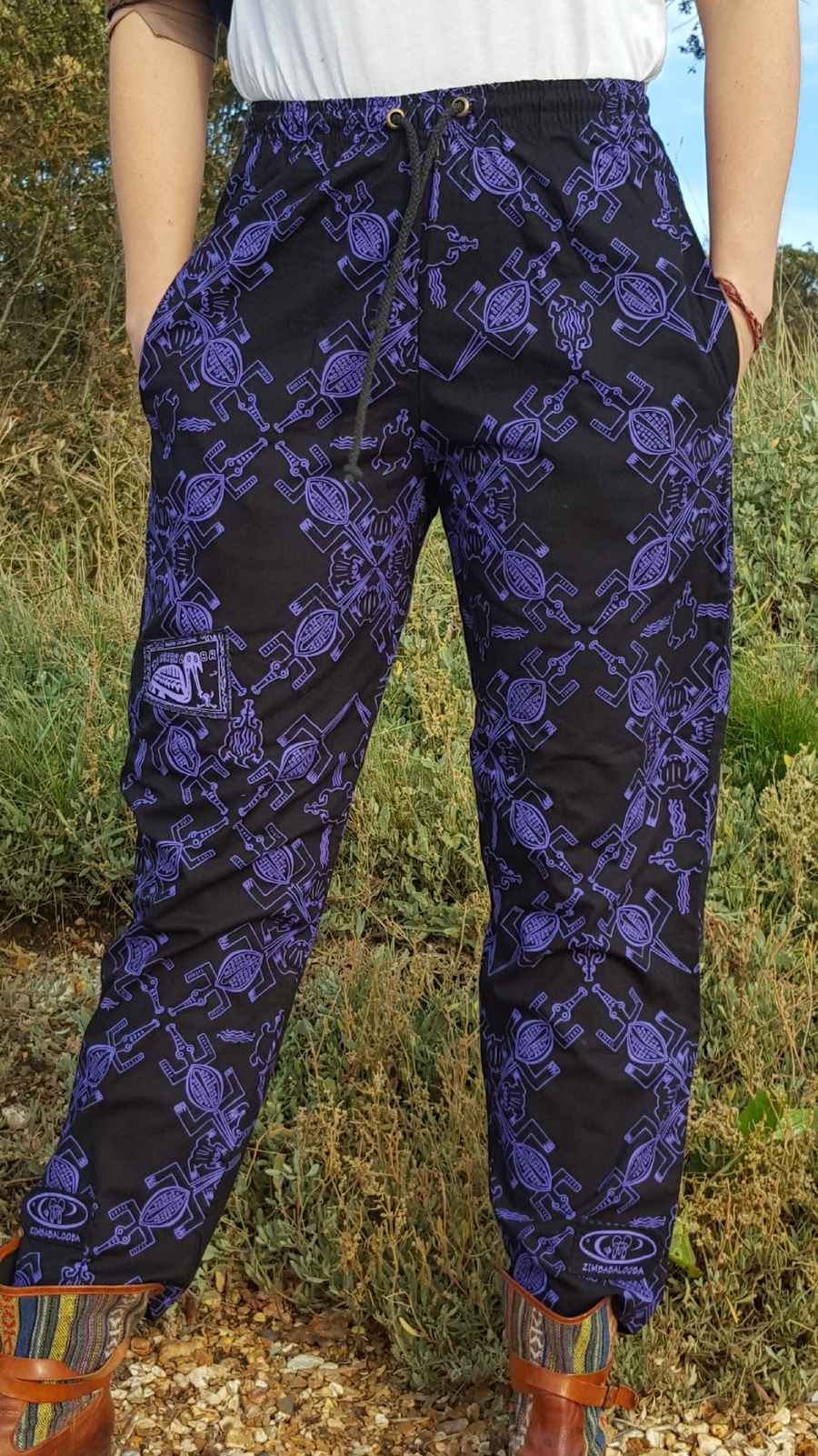 Crocs - Purple on Black- Large