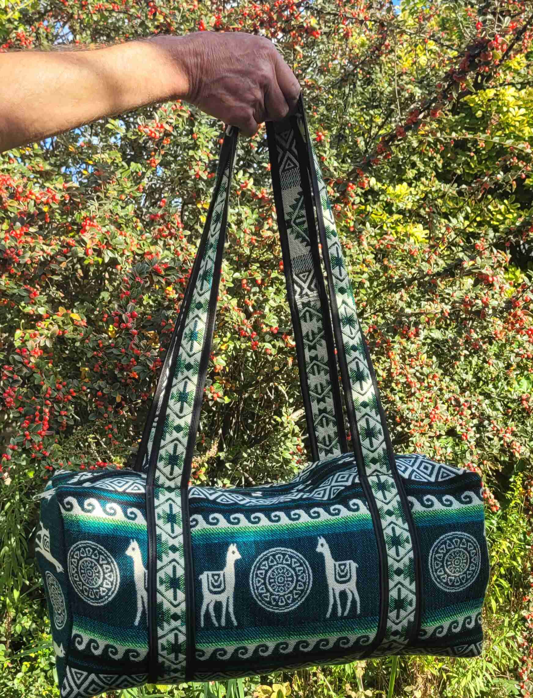Hand woven hand luggage travel bag - Green Llama